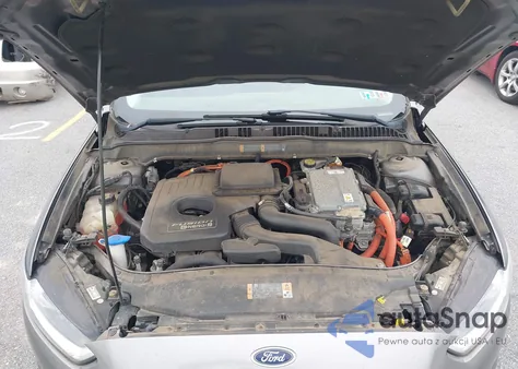 2013 Ford Fusion Energi Titanium z USA, uszkodzony, nr VIN 3FA6P0SU4DR285304